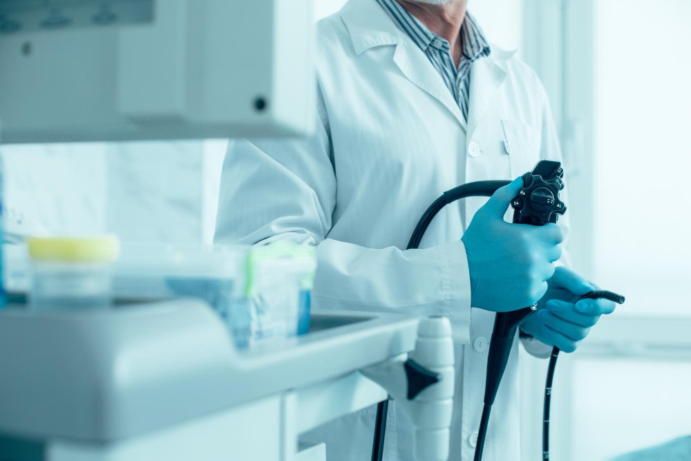 Cápsula endoscópica usada em exame do intestino delgado em Maringá
